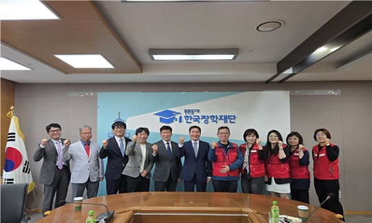 [보도자료] 박창달 한국장학재단 이사장, “상담사 고충 해결 위해 사용자성 관계없이 적극 소통할 것”